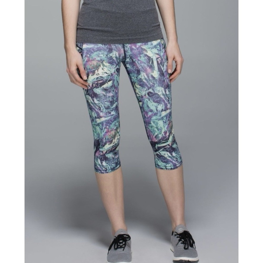Lululemon Womens 8 Run‎ Top Speed Crop Iridescent Multi Colored Luxtreme Workout
